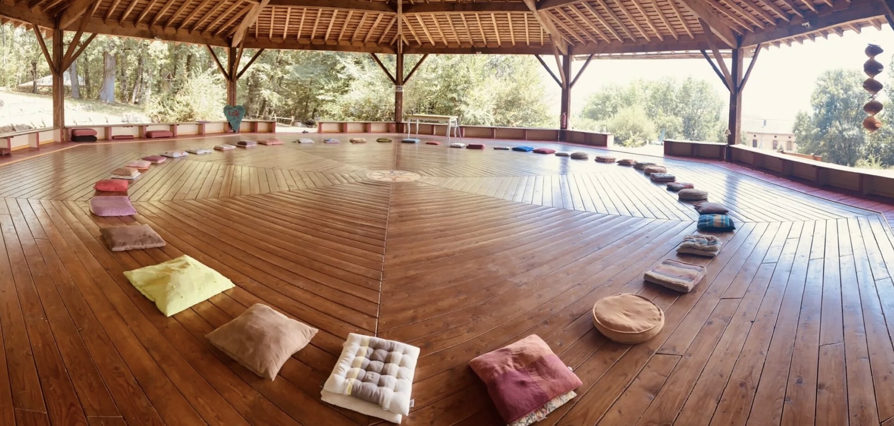 Dance Retreat in France screenshot